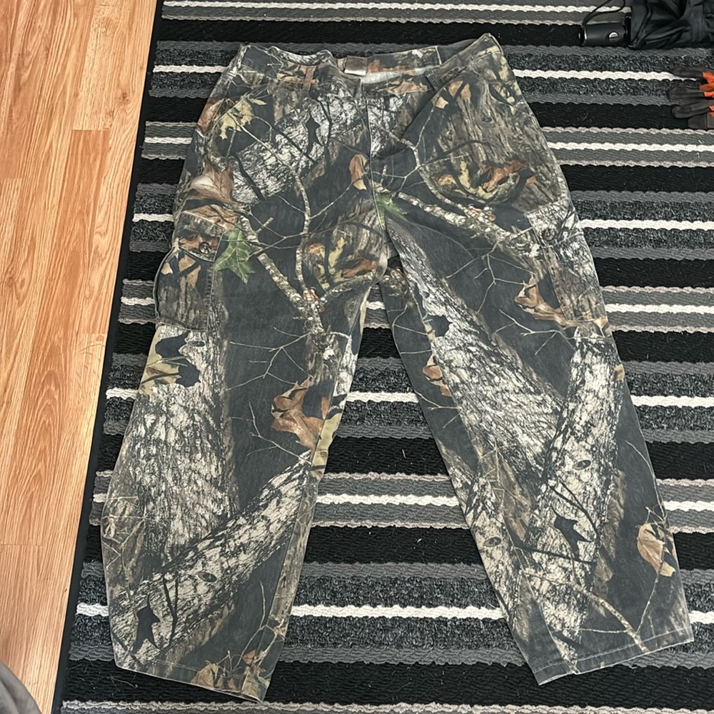 Mossy oak, size XL, camo cargos